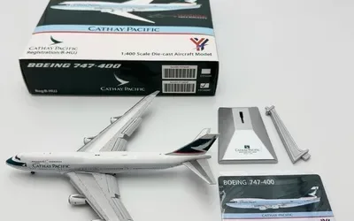 キャセイパシフィック ボーイング 747-400 B-HUJ 画像1