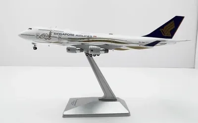 Singapore Airlines Boeing 747-400 9V-SMZ 1:400 YY Model