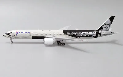 LATAM航空 ボーイング 777-300ER PT-MUA