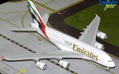 エミレーツ航空 エアバス A380-800 A6-EVG 画像1