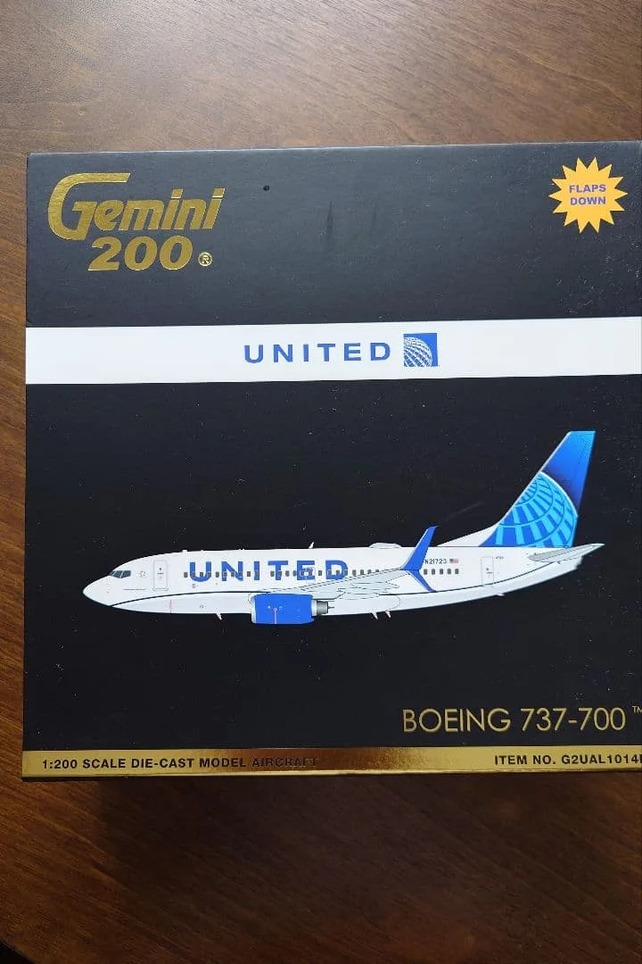 ユナイテッド航空 ボーイング 737-700 w/ Scimitar Winglets N21723 画像1