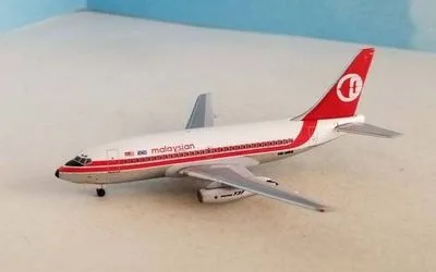 Malaysia Airlines Boeing 737-200 9M-MBB 1:400 Aeroclassics