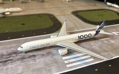 Airbus House Airbus A350-1000 F-WWXL 1:400 Phoenix Models