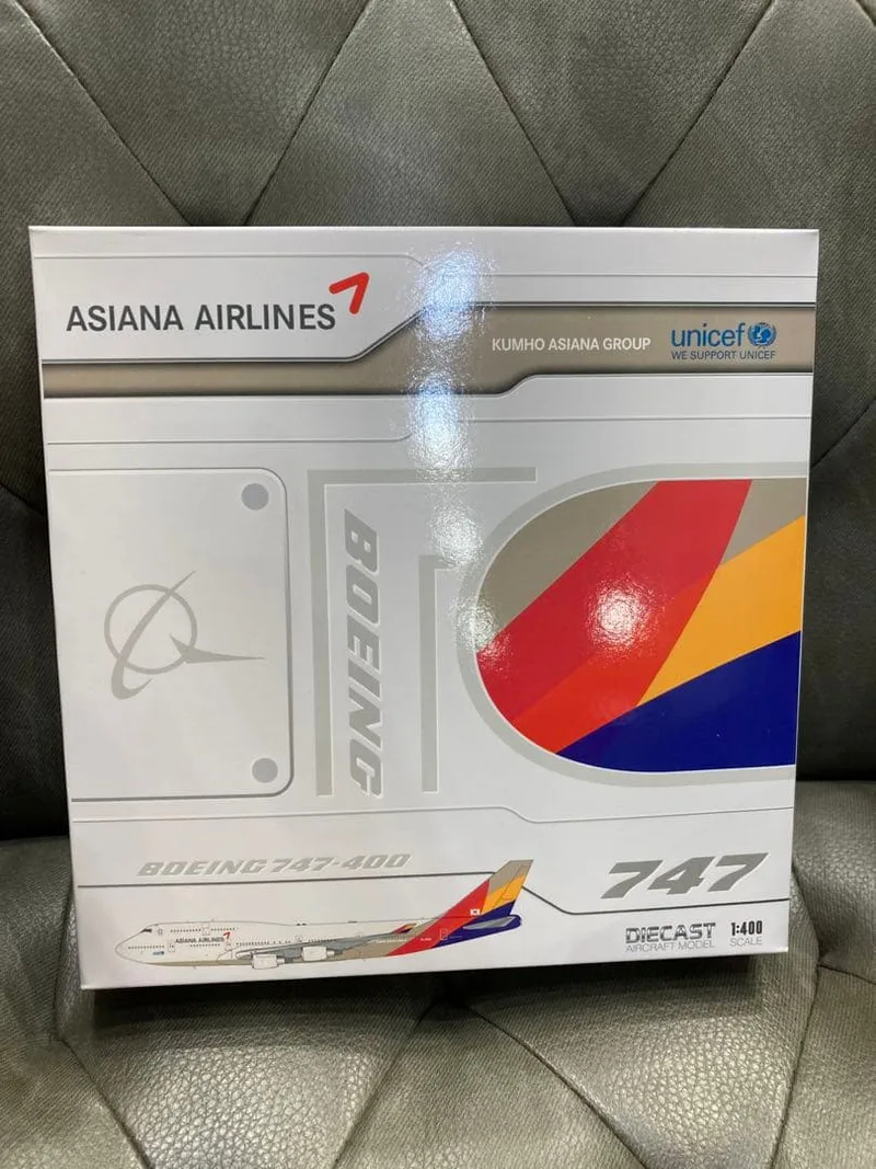 Asiana Airlines Boeing 747‑400 HL7428 1:400 JC Wings