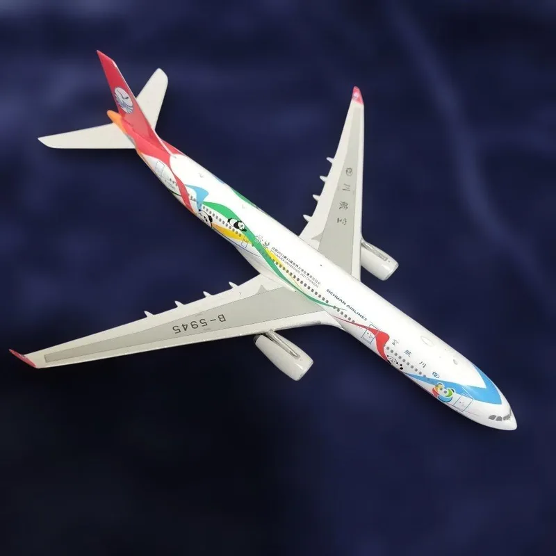 Sichuan Airlines Airbus A330-300 B-5945 1:400 Phoenix Models