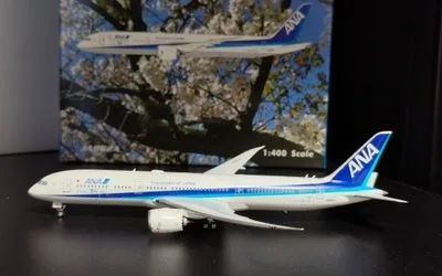 All Nippon Airways (ANA) Boeing 787-9 JA882A 1:400 Phoenix Models