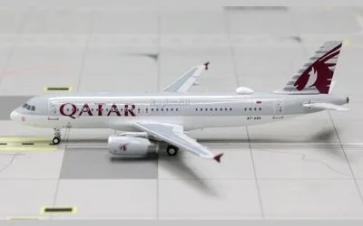 カタール航空 エアバス A320-200 A7-AAG