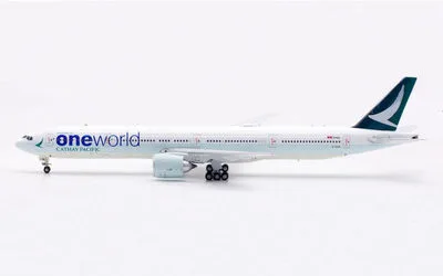 キャセイパシフィック ボーイング 777-300ER B-KQM 画像1