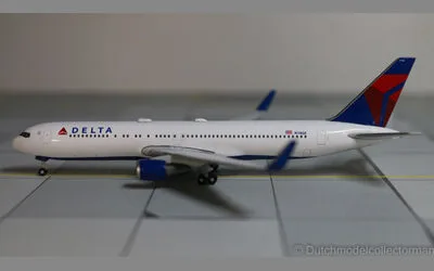 Delta Air Lines Boeing 767-300 w/ Winglets N178DZ 1:500 Herpa
