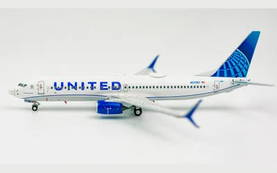 United Airlines Boeing 737-800 w/ Scimitar Winglets N37267 1:400 NG Models