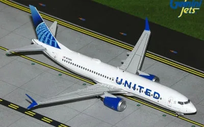 United Airlines Boeing 737 MAX 8 N17265 1:200 GeminiJets