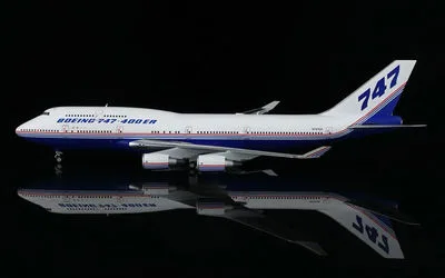 Boeing House Boeing 747-400 N747ER 1:200 SQ Wings