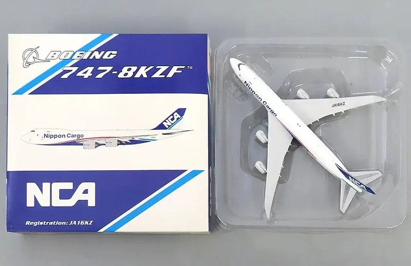 Nippon Cargo Airlines (NCA) Boeing 747-8F JA16KZ 1:400 Phoenix Models