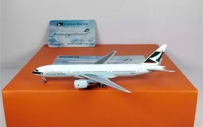 Cathay Pacific Boeing 777-200 B-HNC 1:400 JC Wings