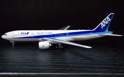 All Nippon Airways (ANA) Boeing 777-200 JA704A 1:400 Phoenix Models