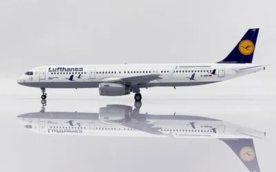 Lufthansa Airbus A321 D-AIRR 1:200 JC Wings