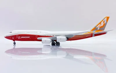 Boeing House Boeing 747-8 N6067E 1:400 JC Wings
