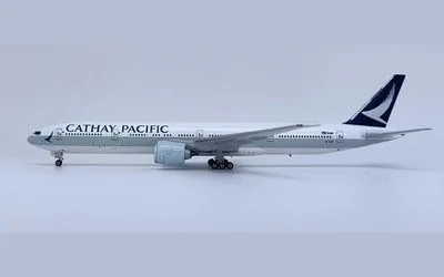 キャセイパシフィック ボーイング 777-300ER B-KQF 画像1