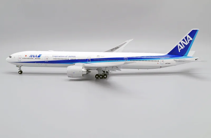 ANA ボーイング 777-300ER JA734A 画像1