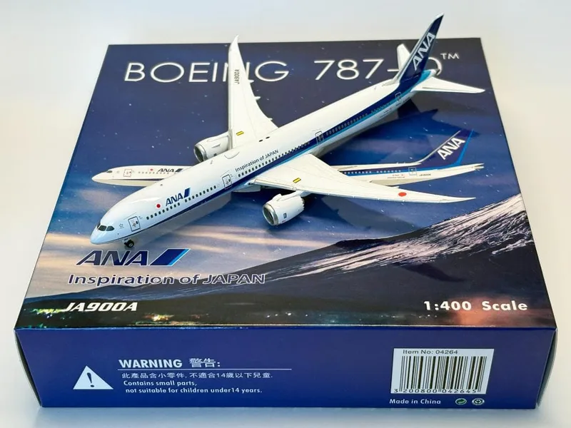 All Nippon Airways (ANA) Boeing 787-10 JA900A 1:400 Phoenix Models