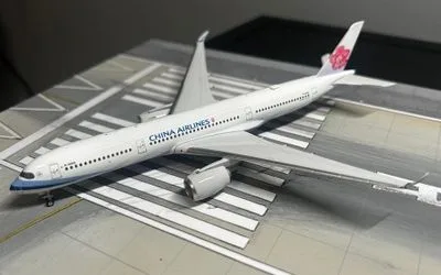 China Airlines Airbus A350-900 B-18916 1:400 Phoenix Models