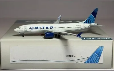 United Airlines Boeing 737 MAX 8 N27251 1:400 Aeroclassics