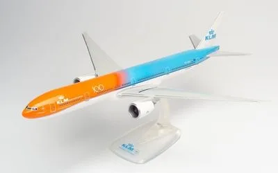 KLMオランダ航空 ボーイング 777-300ER PH-BVA 画像1