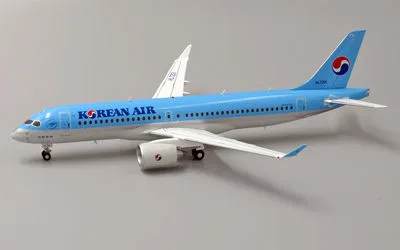 Korean Air Airbus A220-300 HL7201 1:200 JC Wings