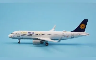 ルフトハンザ航空 エアバス A320 w/ Sharklets D-AIZX 画像1