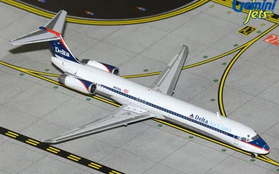 デルタ航空 マクドネル・ダグラス MD-88 N925DL