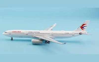 China Eastern Airlines Airbus A330-300 B-304A 1:400 Aviation400