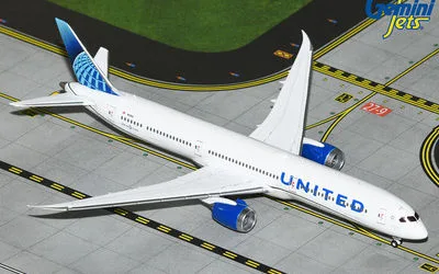 United Airlines Boeing 787-10 N13014 1:400 GeminiJets