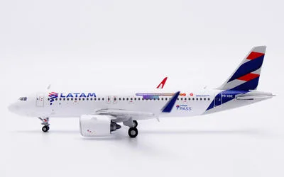 LATAM航空 エアバス A320neo PR-XBE
