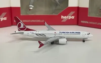 Turkish Airlines Boeing 737 MAX 8 TC-LCA 1:500 Herpa